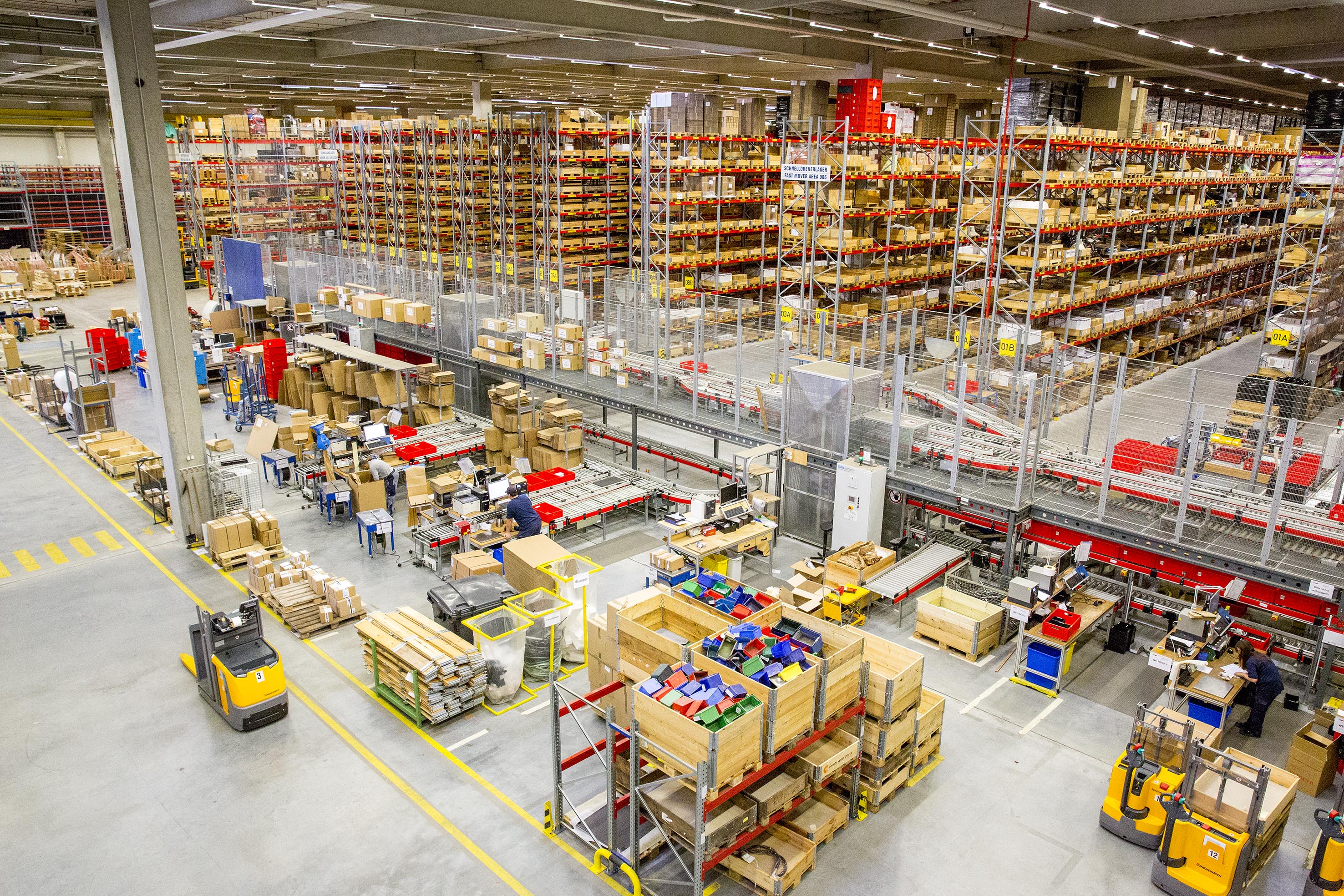 1200 Lieferpositionen verlassen täglich das Logistikzentrum von Kiesel, das 35.000 Artikel bevorratet.